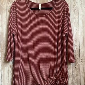 🖤3/$20🖤Striped Burgundy 3/4 Sleeve w/ Front Knot